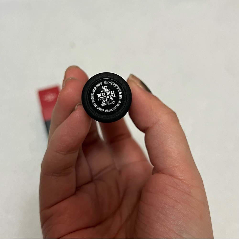 mac powder kiss lipstick 922 werk werk werk Jan sale - Picture 8 of 13